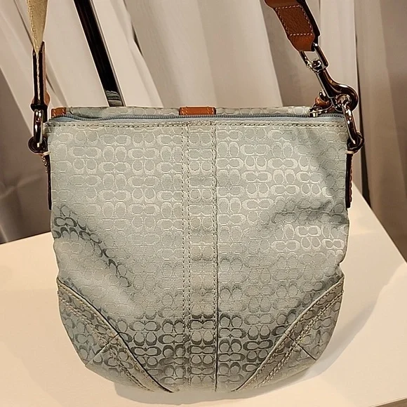 Coach Soho Mini Signature Swing-pack - Picture 11 of 15